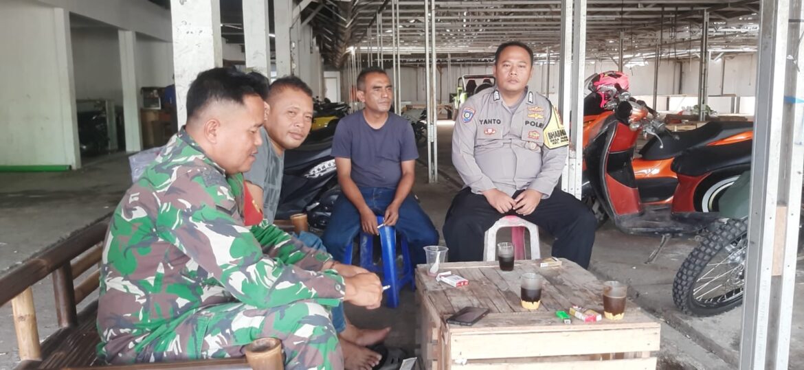 Bhabinkamtibmas Polsek Parungpanjang Sambangi Warga, Sampaikan Himbauan KamtibmasDorong Peran Aktif Warga dalam Menjaga Keamanan dan Waspadai TPPO