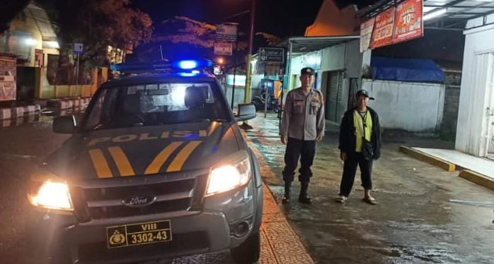Antisipasi Gangguan Kamtibmas, Polsek Rancah Polres Ciamis Patroli Kamtibmas Saat Petang