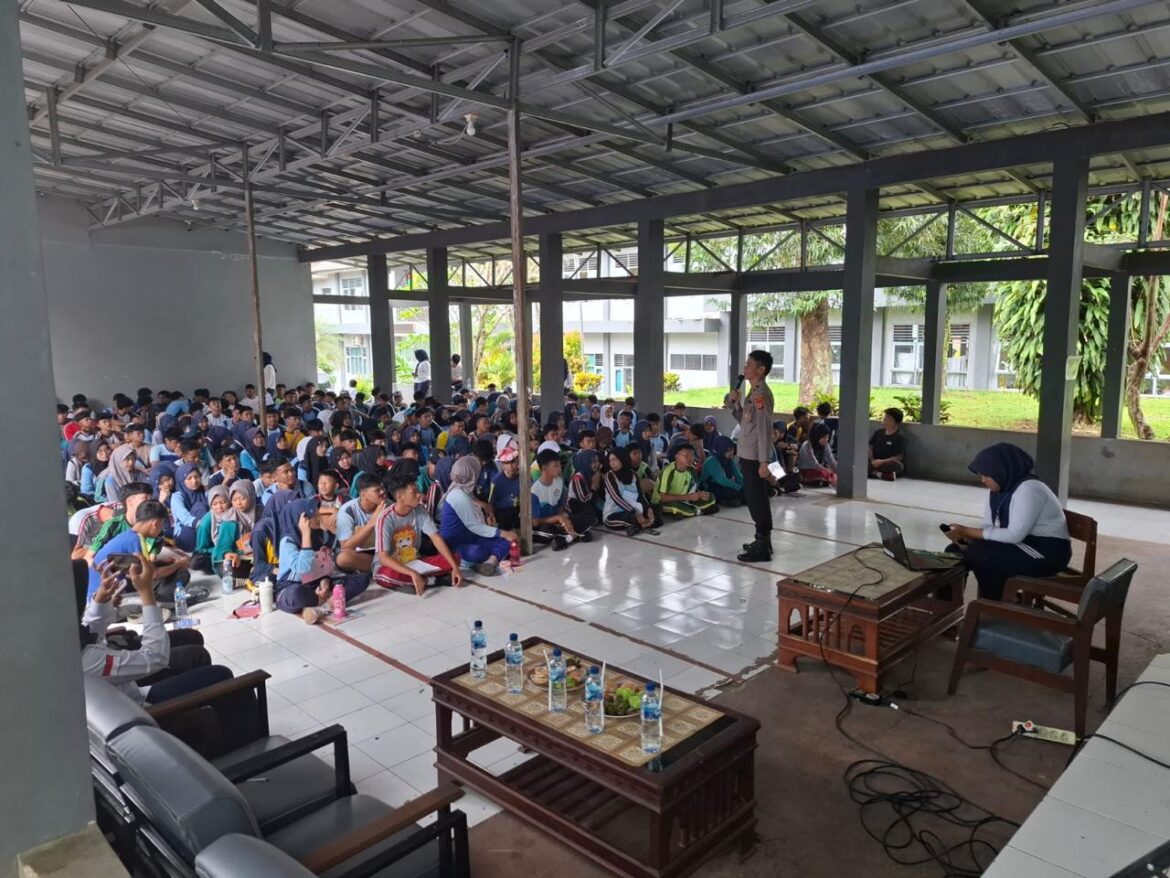 Polres Ciamis Hadir di Tengah MPLS SMAN 3 Ciamis, Bentuk Karakter Pelajar Sejak Dini Lewat Pembinaan Hukum dan Etika Digital