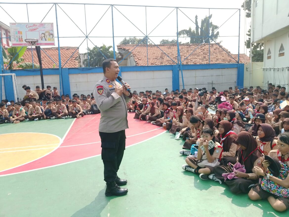 Kapolsek Makasar Ajak Siswa SMPN 268 Waspadai Bahaya Narkoba, Tawuran, dan Judi Online dalam MPLS Ramah