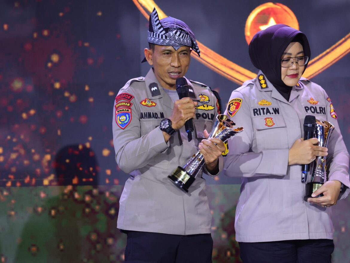 Aipda Rahmad Muhajirin Terima Hoegeng Awards 2025, Kapolri Tawarkan Kesempatan Sekolah untuk Kenaikan Pangkat