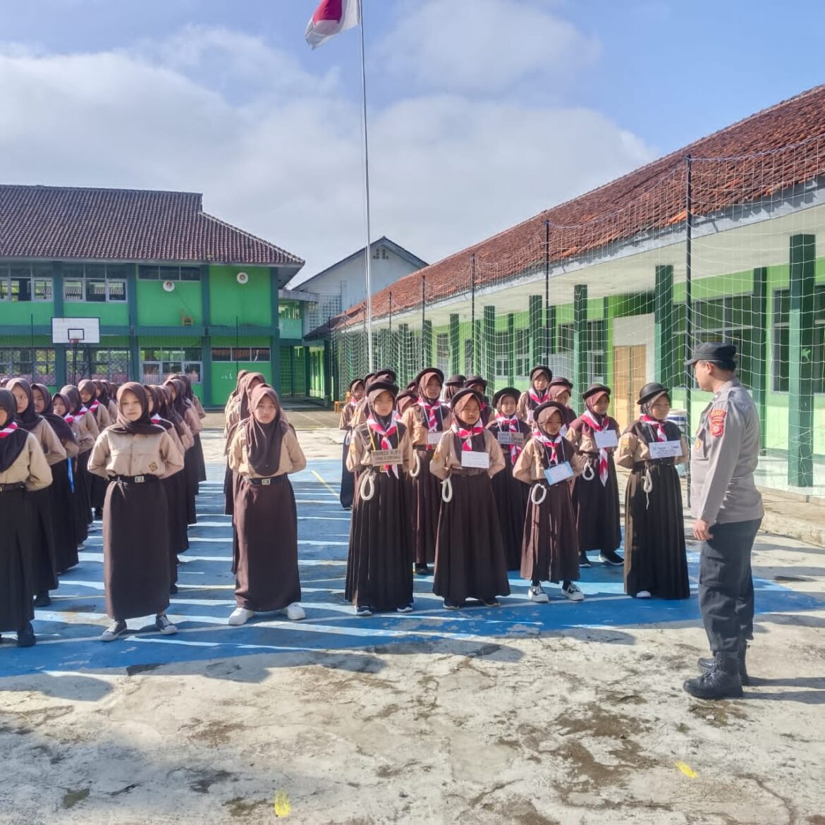 Siswa-Siswi SMPN 2 Cipaku Ikuti Pelatihan PBB, Wujudkan Generasi Disiplin dan Kuat