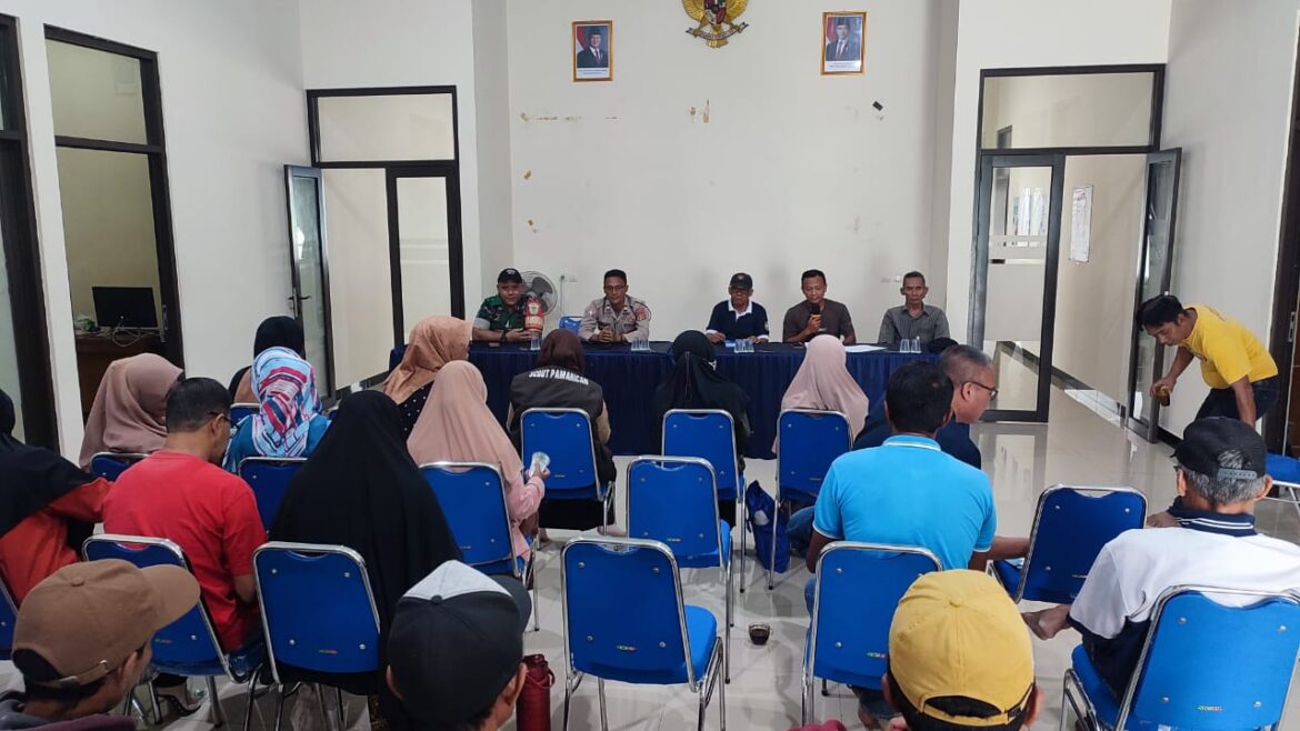 Cipta Kondisi, Polsek Pamarican Polres Ciamis Ikuti Rapat Persiapan HUT RI ke-80 Tingkat Desa Bantarsari