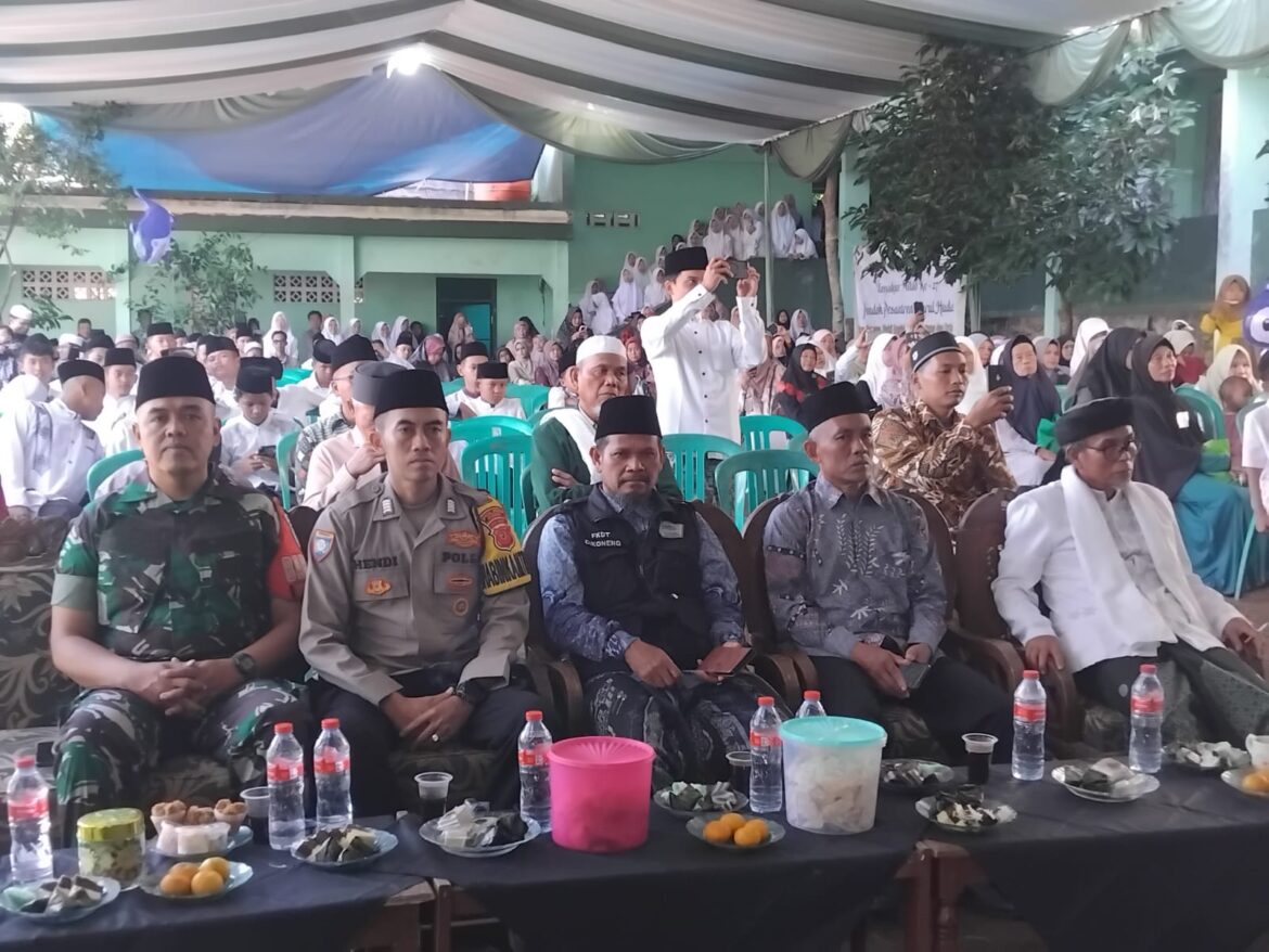 Polsek Cikoneng Siagakan Personel Beri Pengamanan Acara di Ponpes Nurul Huda
