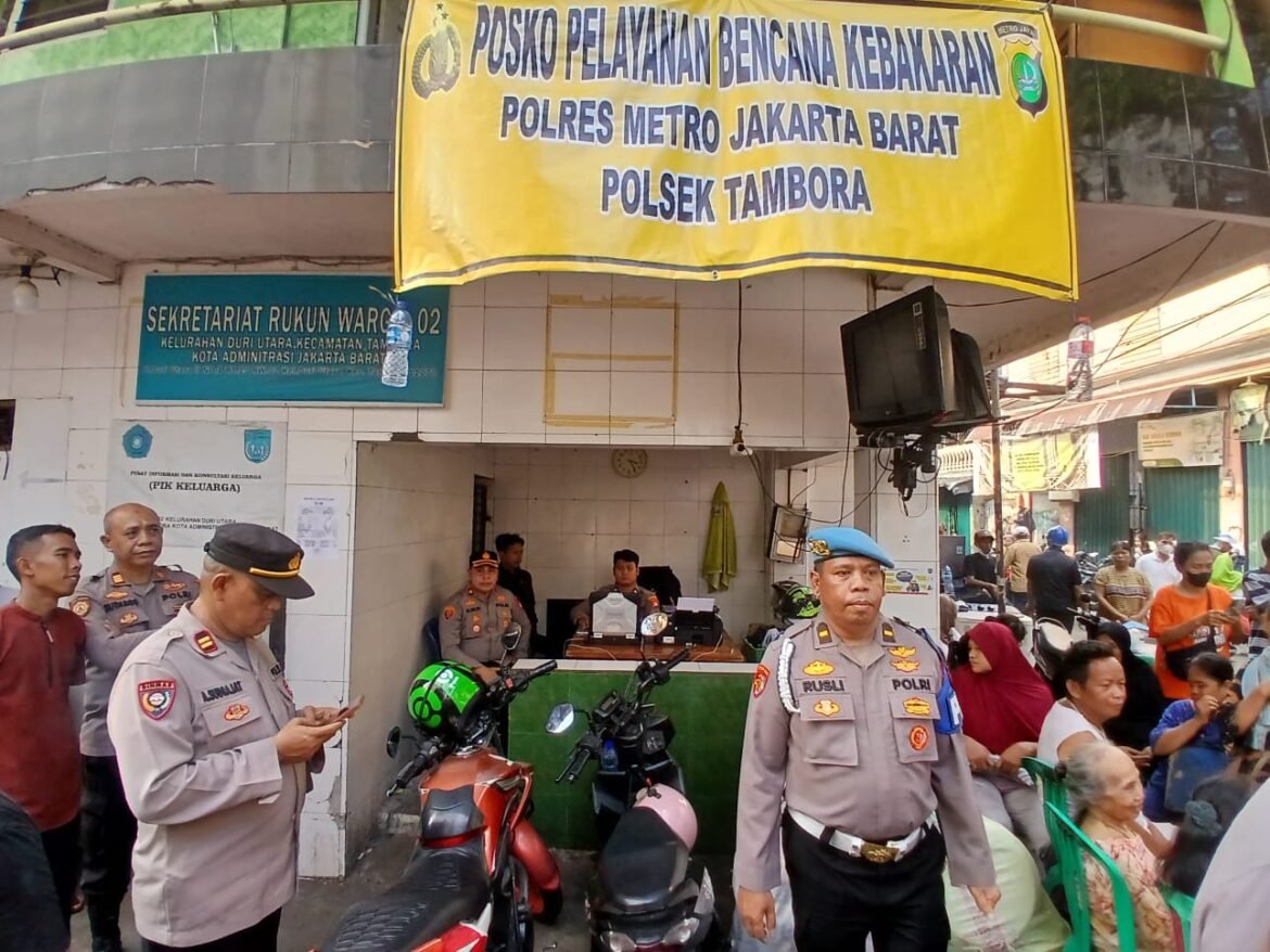 Peduli Korban Kebakaran Duri Utara, Polsek Tambora Dirikan Posko Pelayanan Surat Kehilangan
