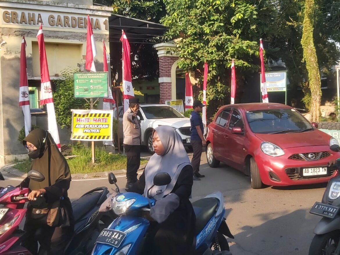 PECAK Anggota Polsek Panongan Laksanakan Strong Point Gatur Lalin Pagi