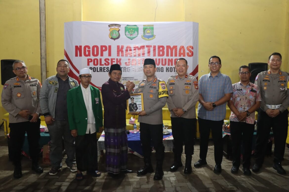 Kapolres Metro Tangerang Kota Sambangi Warga Cibodas Lewat Ngopi Kamtibmas
