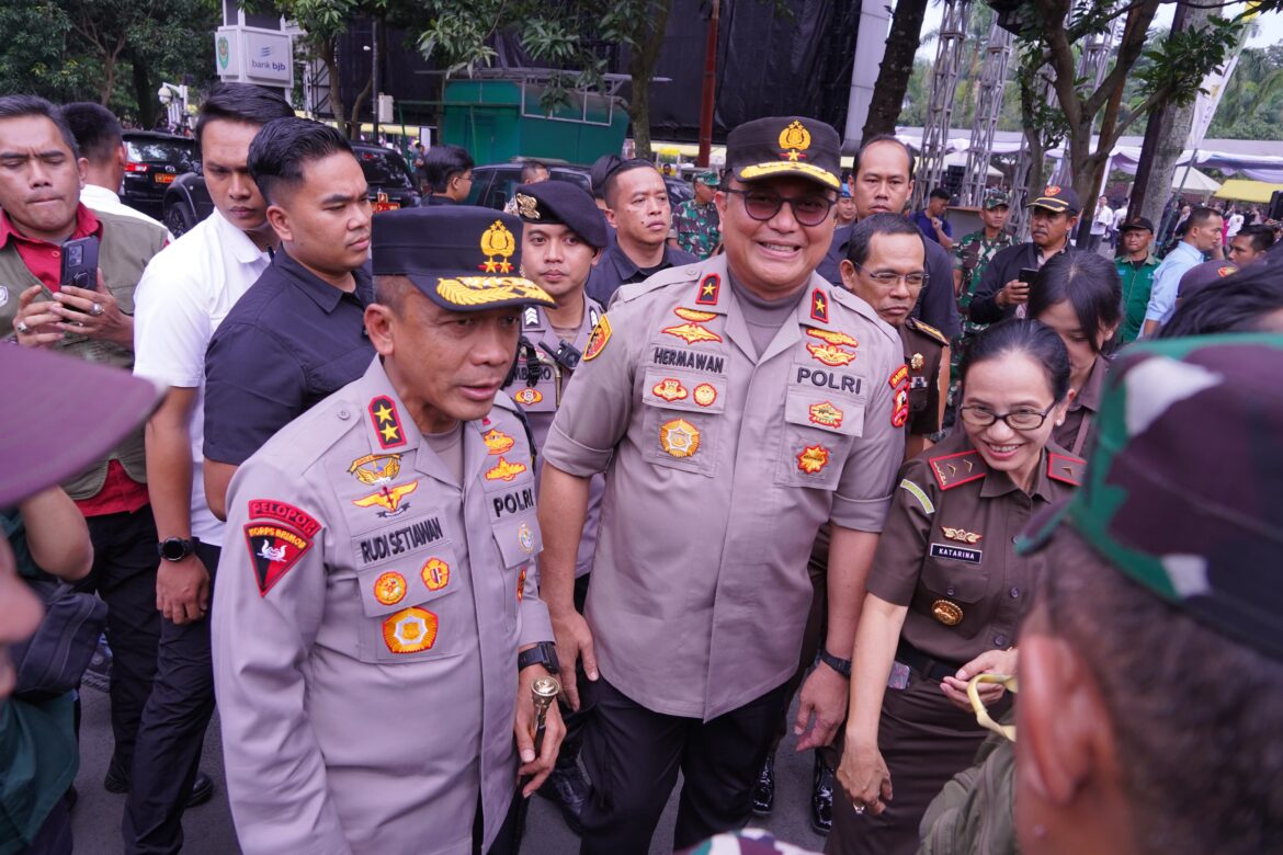 Kapolda Jabar Hadiri Penyerahan Bantuan Ketahanan Pangan dari Menhan dan Panglima TNI di Makodam III/Siliwangi