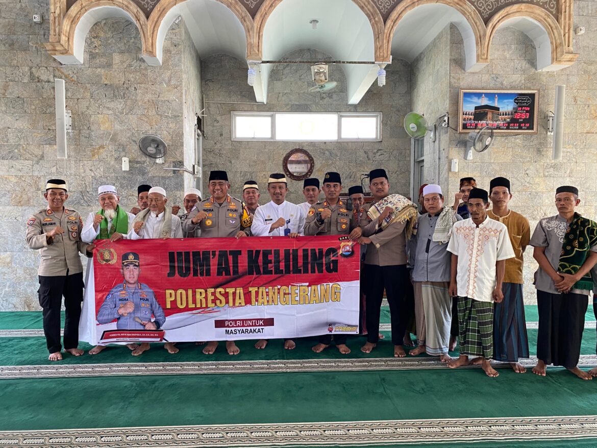 Bakso Urat di Jumat Berkah, Polresta Tangerang Bagi Sembako Buat Takmir Mesjid di Mauk
