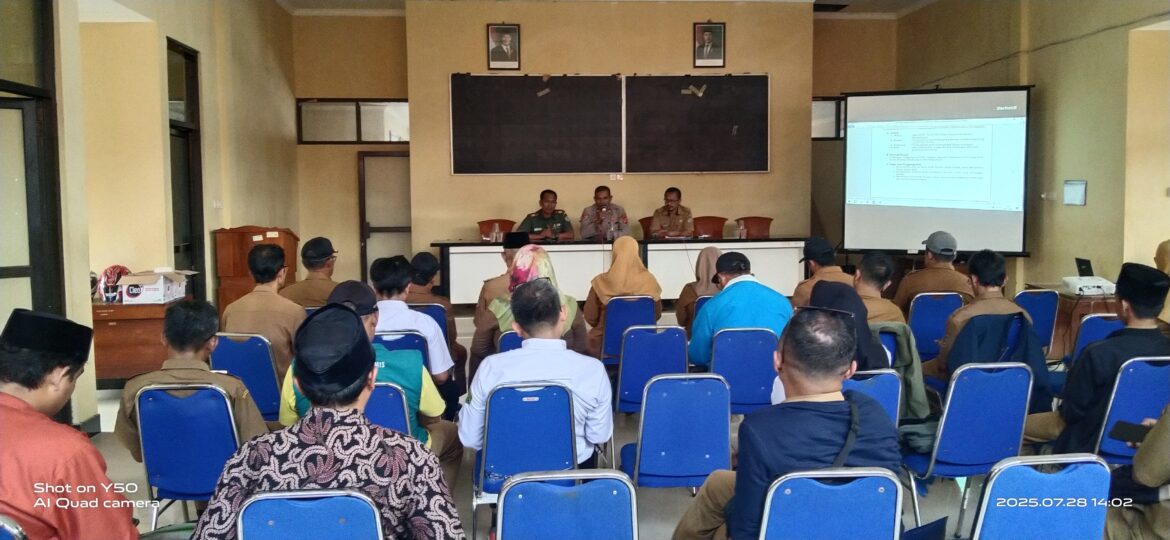 Polsek Pamarican Ikut Rapat Bersama Muspika Penanganan Jam Malam Bagi Anak Sekolah