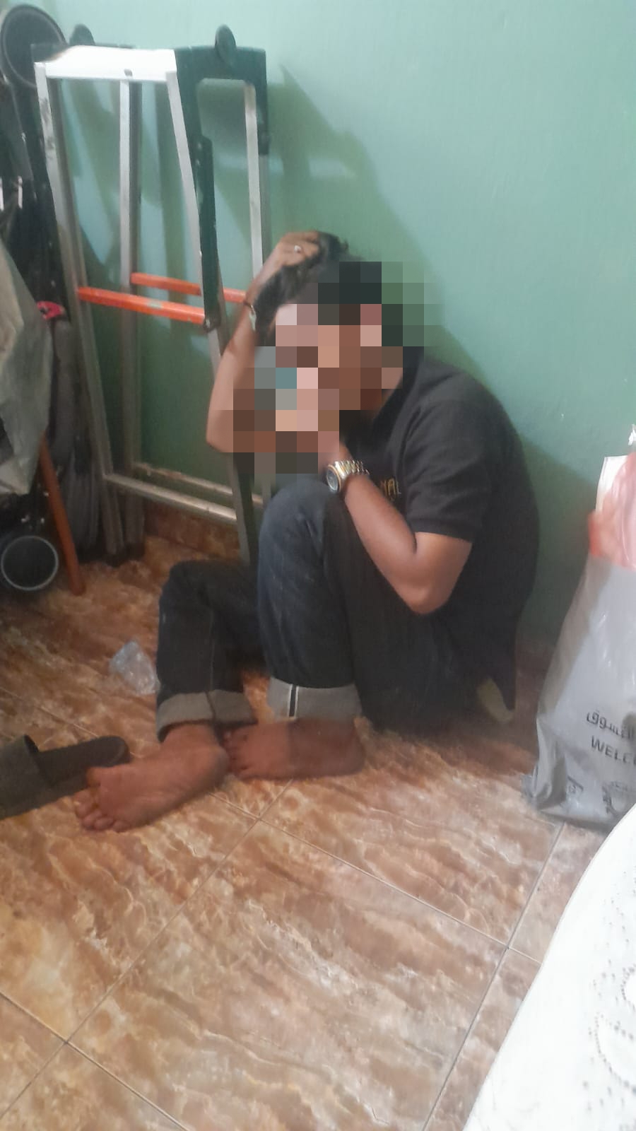 Terduga Pelaku Seorang Pria Tanpa Identitas di Amankan Warga Usai Melakukan Pencurian HP di Toko Penjual Susu