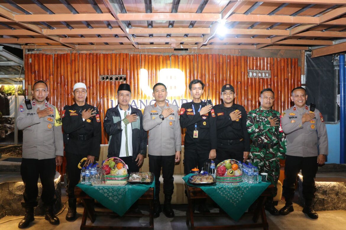 Ngopi Kamtibmas, Kapolres Ajak Warga Pabuaran Tumpeng Bersinergi Jaga Lingkungan
