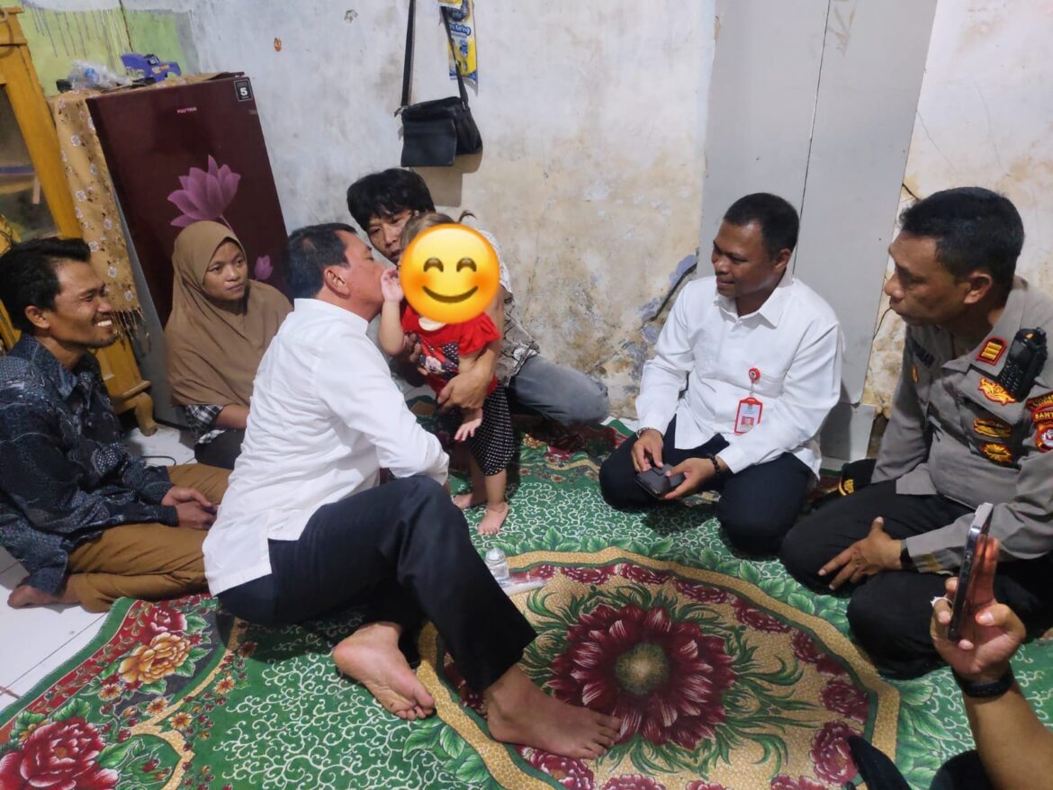 Bupati Tangerang Jenguk Anak Penderita Tumor di Kronjo, Dapat Pendampingan Langsung dari Polsek dan Dinas Terkait