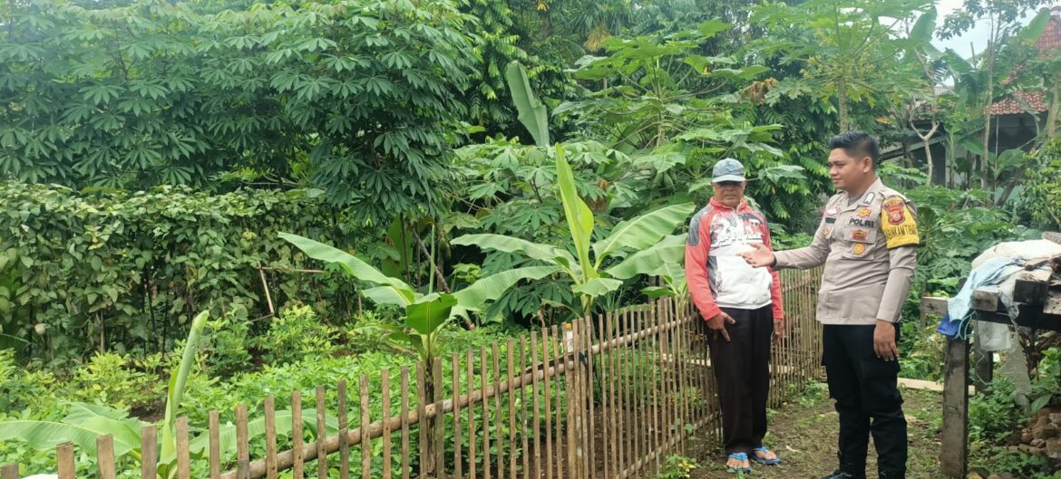 Dukung Asta Cita Presiden RI, Polsek Cikoneng Ajak Warga Margaluyu Buat Lahan Produktif