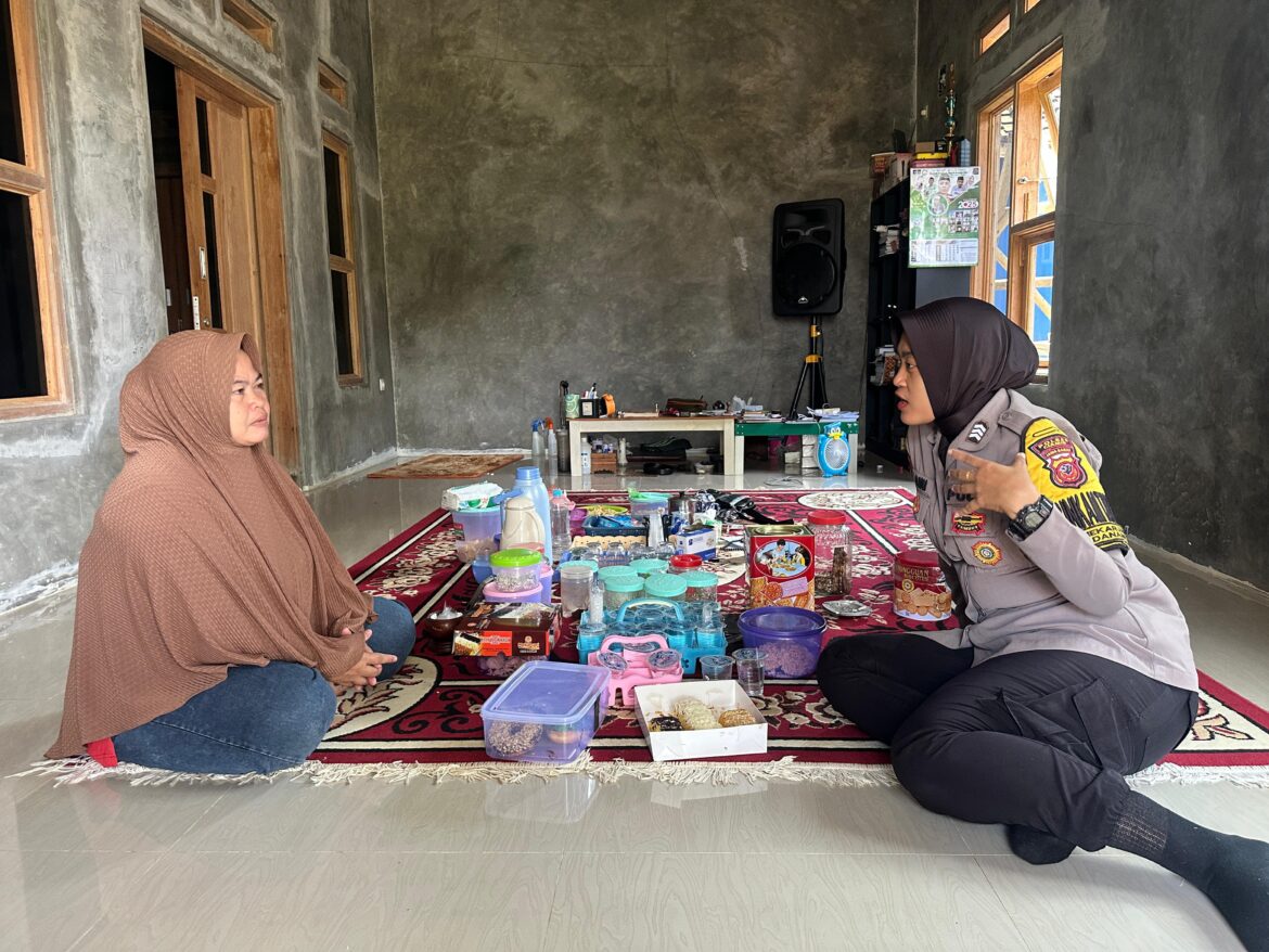 Bhabinkamtibmas Mekarjadi Jalin Silaturahmi, Perkuat Keamanan Lingkungan Bersama Warga
