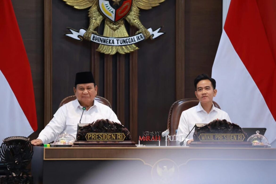 Presiden Prabowo Subianto memimpin Sidang Kabinet Paripurna ke-8