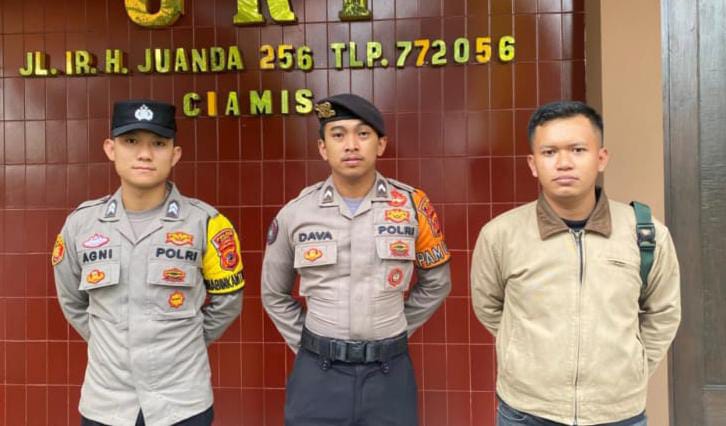 Berikan Kenyamanan Beribadah, Personel Samapta Polres Ciamis Bersiaga di GKI Ciamis