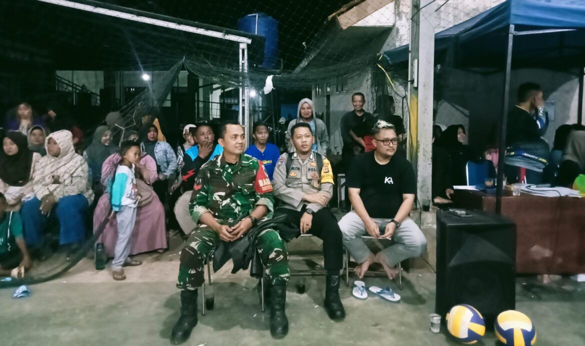 Polsek Cijeungjing Monitoring Turnamen Bola Voli Antar Dusun HUT ke-80 RI Desa Karangkamulyan
