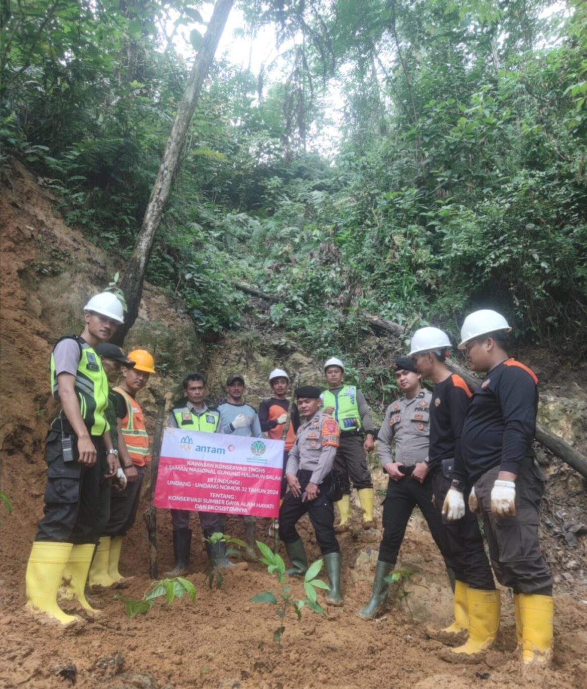 Operasi Gabungan Berantas Lubang PETI Di Wilayah IUP PT Antam Tbk Dan TNHGS (Taman Nasional Gunung Halimun Salak)