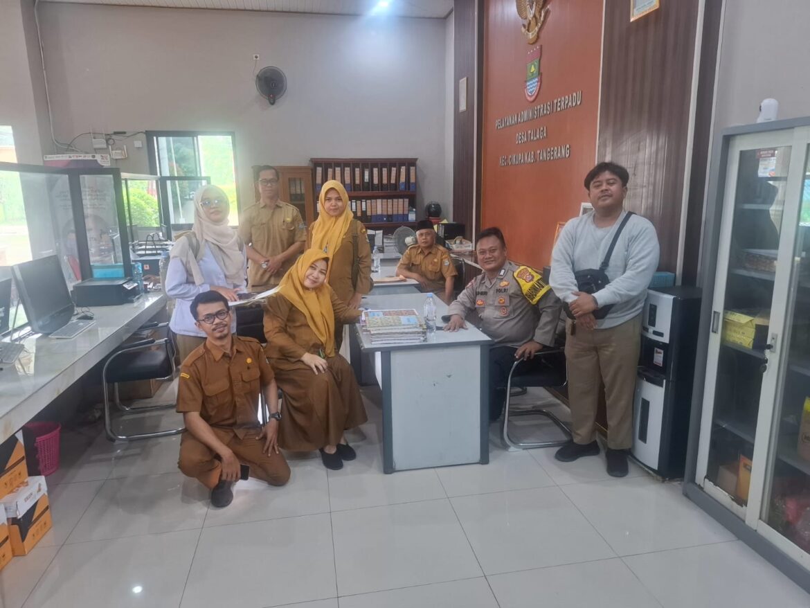Bhabinkamtibmas Desa Talaga Sambang Warga, Sosialisasikan Layanan 110