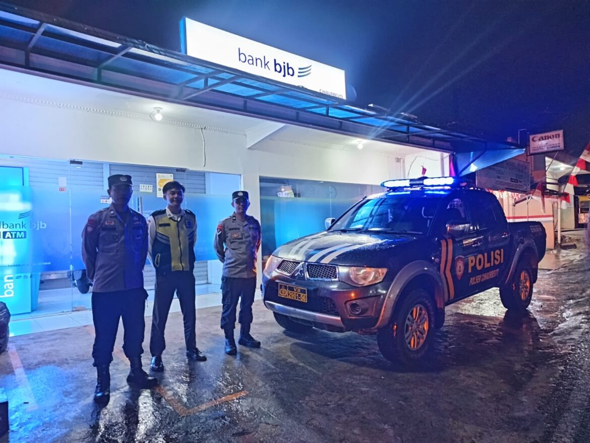 Polsek Cihaurbeuti Polres Ciamis Patroli Biru Antisipasi Gangguan Kamdotinmas di Masyarakat