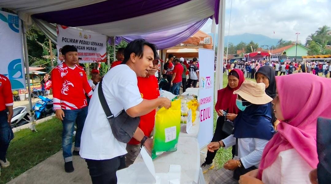 Polres Ciamis Hadirkan Stand Gerakan Pangan Murah di Desa Jalatrang