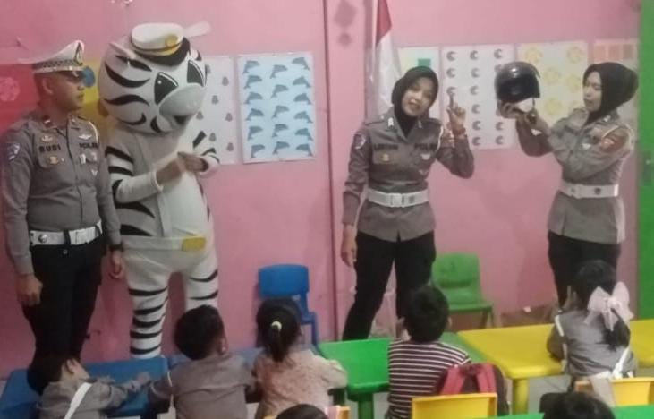 Polisi Sahabat Anak, Satlantas Polres Ciamis Datang ke TK Kemala Bhayangkari Ciamis