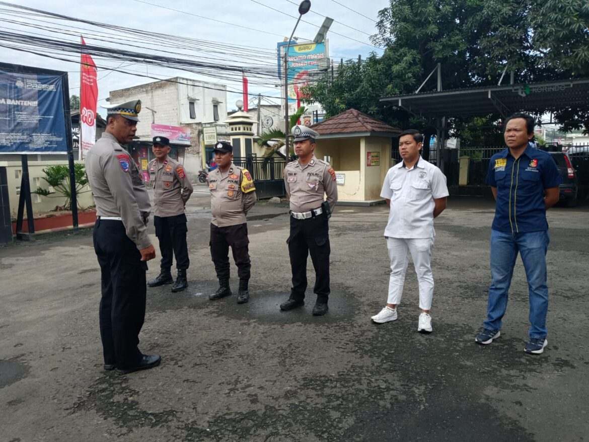 Pemberian Arahan oleh Pawas Polsek Balaraja kepada Personel Sebelum Bertugas di Wilayah Hukum Polresta Tangerang