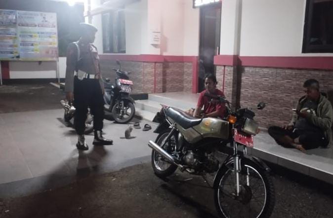 Berikan Rasa Nyaman, Polsek Sukadana Polres Ciamis Patroli Biru Hingga Pemukiman Warga