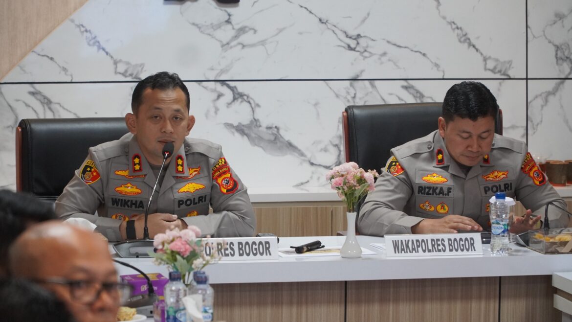 Kapolres Bogor Pimpin Anev Mingguan kepada PJU dan Kapolsek Jajaran