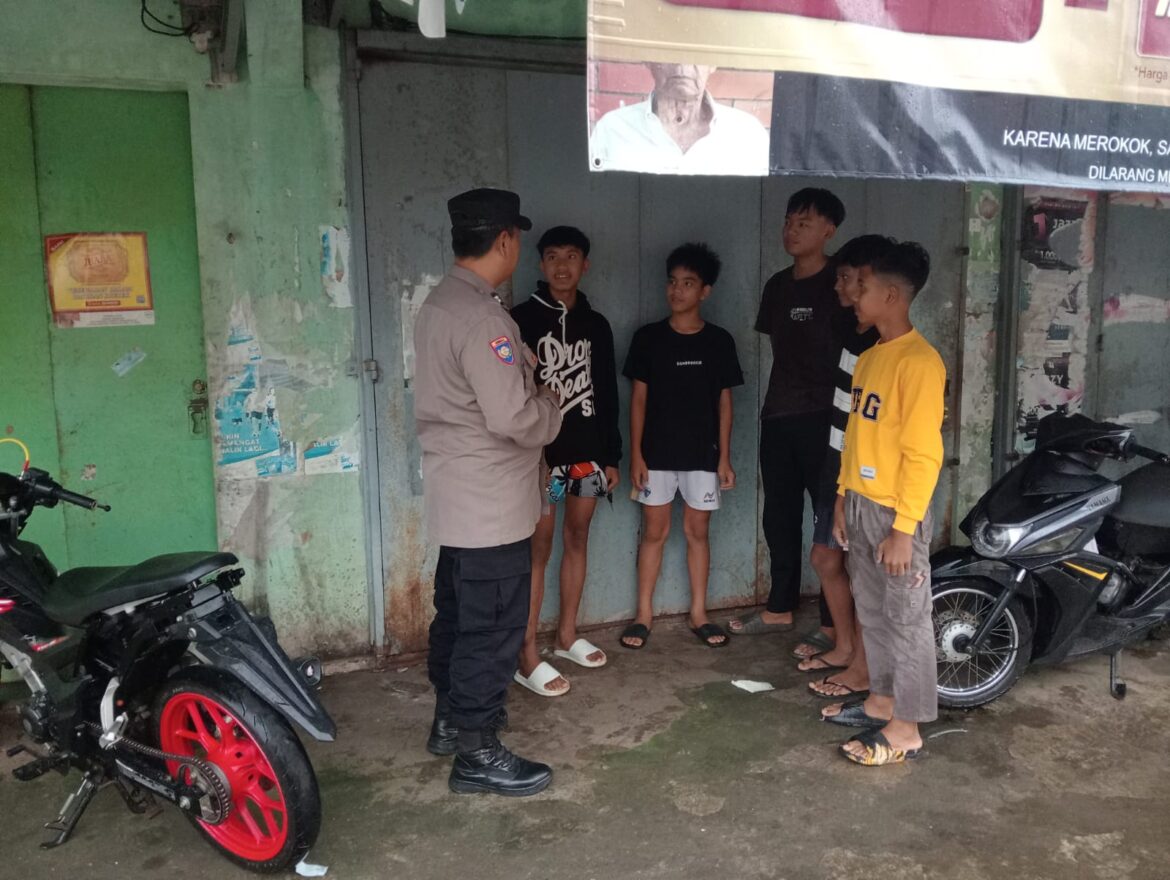 Perkuat Sinergitas, Polsek Sukadana Polres Ciamis Koorkom Kamtibmas ke Warga Ciparigi
