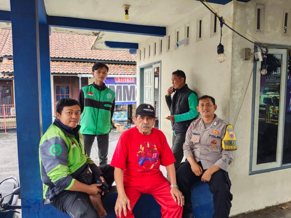 Humanis, Polsek Ciamis Polres Ciamis Datangi Pengemudi Ojol di Ciamis Beri Ajakan Kamtibmas