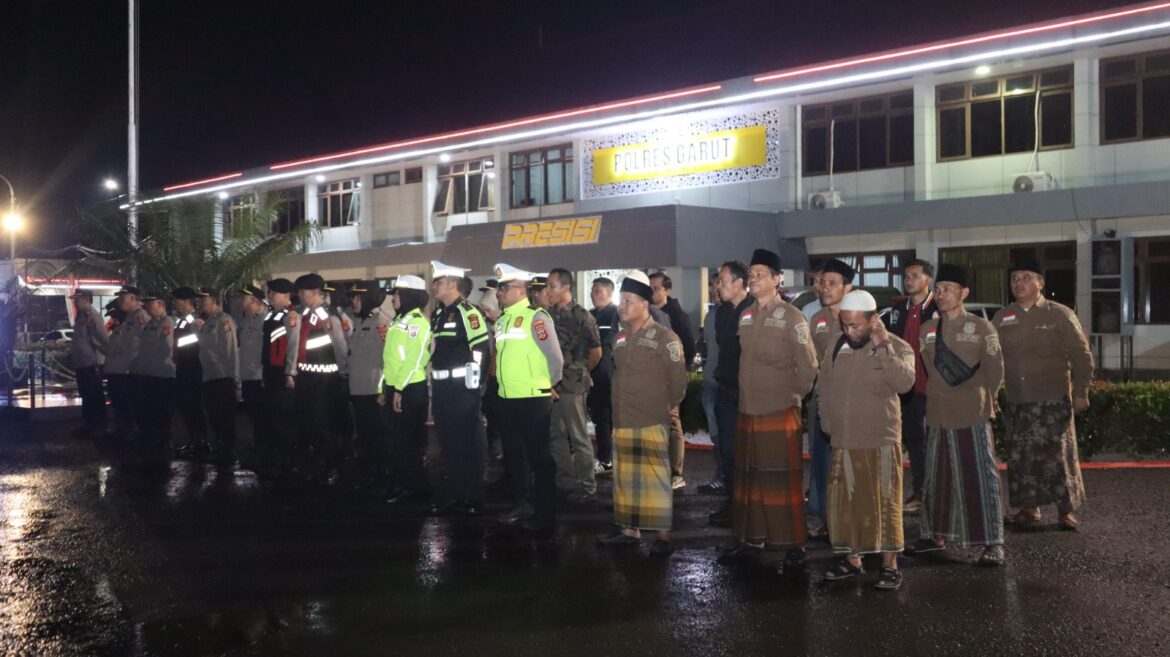 TNI – Polri, Pemkab Garut, Tokoh Agama dan Tokoh Masyarakat Gelar Patroli Gabungan Skala Besar