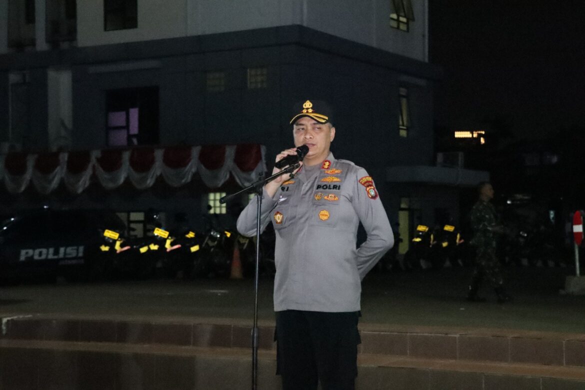 Wakapolres Jakbar Pimpin Patroli Skala Besar, Tegaskan Komitmen Jaga Kenyamanan Warga