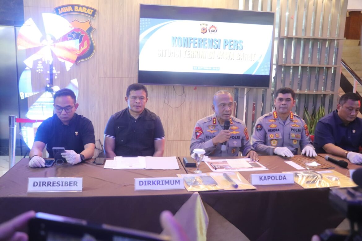 Polda Jabar Klarifikasi Isu Polisi Masuk Kampus, Tegaskan Hanya Lakukan Pengamanan di Jalan Umum