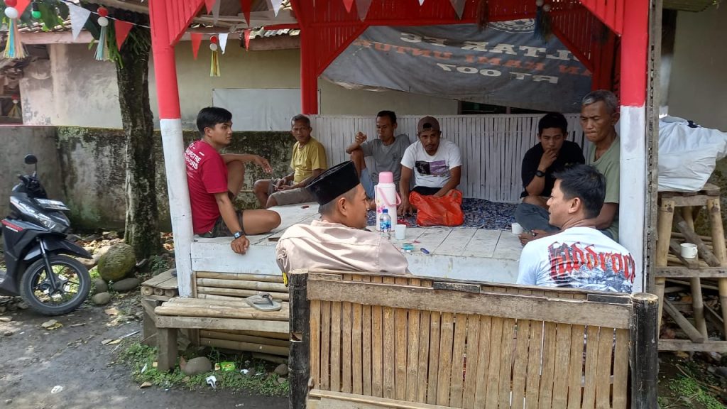 Bhabinkamtibmas Polsek Nanggung Gencarkan Cooling System, Ajak Warga Jaga Kondusifitas dan Cegah Gangguan Kamtibmas