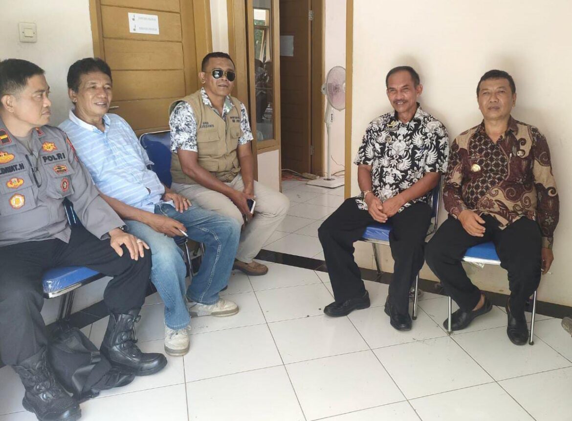 Perkuat Sinergitas, Polsek Sukadana Polres Ciamis Koorkom Kamtibmas ke Warga Ciparigi