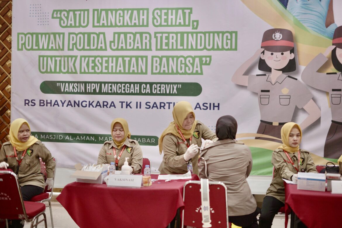 Rangkaian HUT Polwan Ke-77, Polwan Polda Jabar Ikuti Vaksinasi HPV Cegah Kanker Serviks