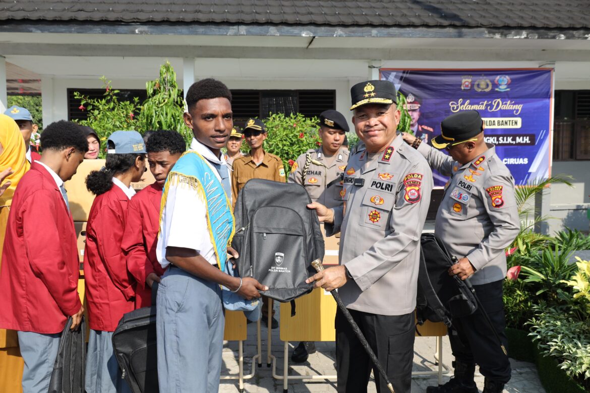 Kapolda Banten Tanamkan Nilai Disiplin dan Semangat Kebangsaan pada Upacara Serentak di SMAN 1 Ciruas