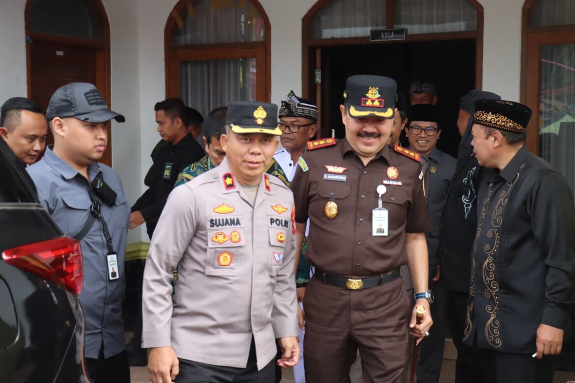 Wakil Kepala Polres Ciamis Hadiri Upacara Adat Nyangku dan Festival Budaya Panjalu 2025