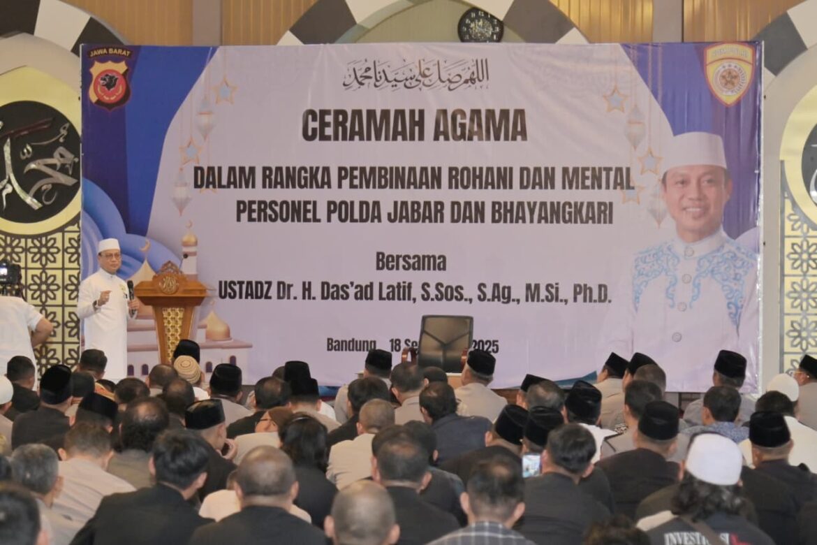 Dai Kondang Dr. Das’ad Latif Ceramah Bin Rohtal di Polda Jabar