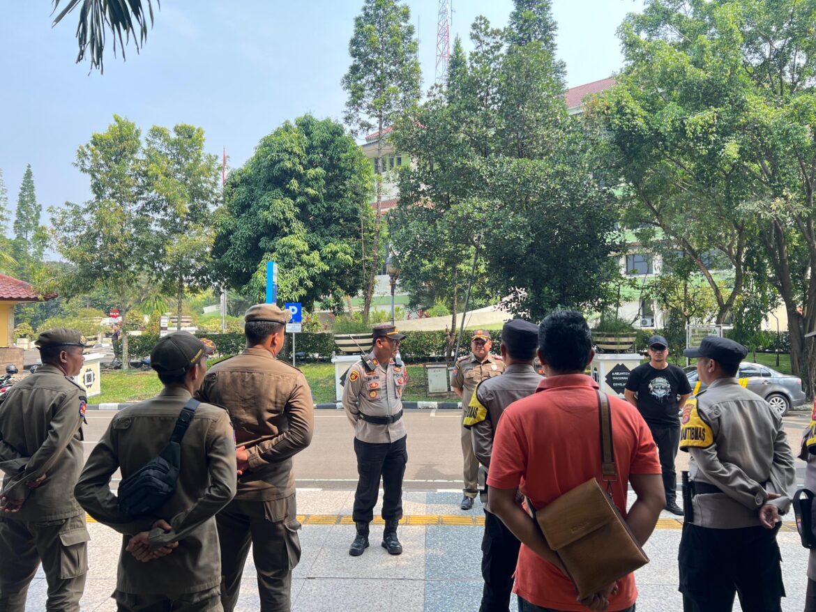 Polsek Tigaraksa Gelar Apel Pengamanan Aksi Unjuk Rasa Tunggal di Kantor Bupati Tangerang