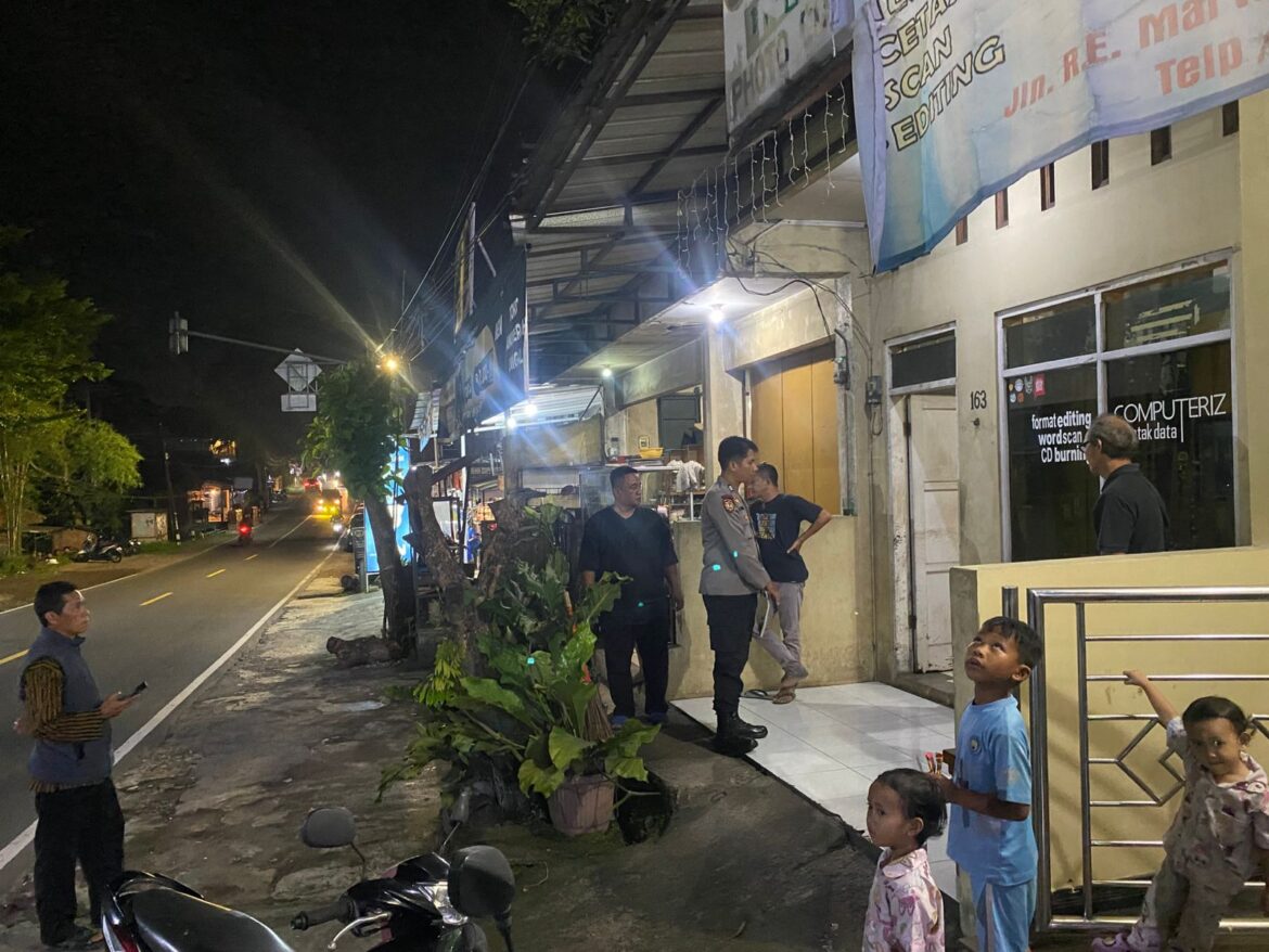 Polsek Ciamis Olah TKP Pencurian Motor Honda Vario di Rumah Warga Baregbeg