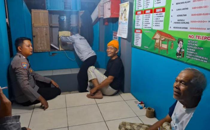 Berikan Rasa Nyaman, Polsek Cimaragas Patroli Biru Antisipasi Gangguan Kamtibmas Saat Malam