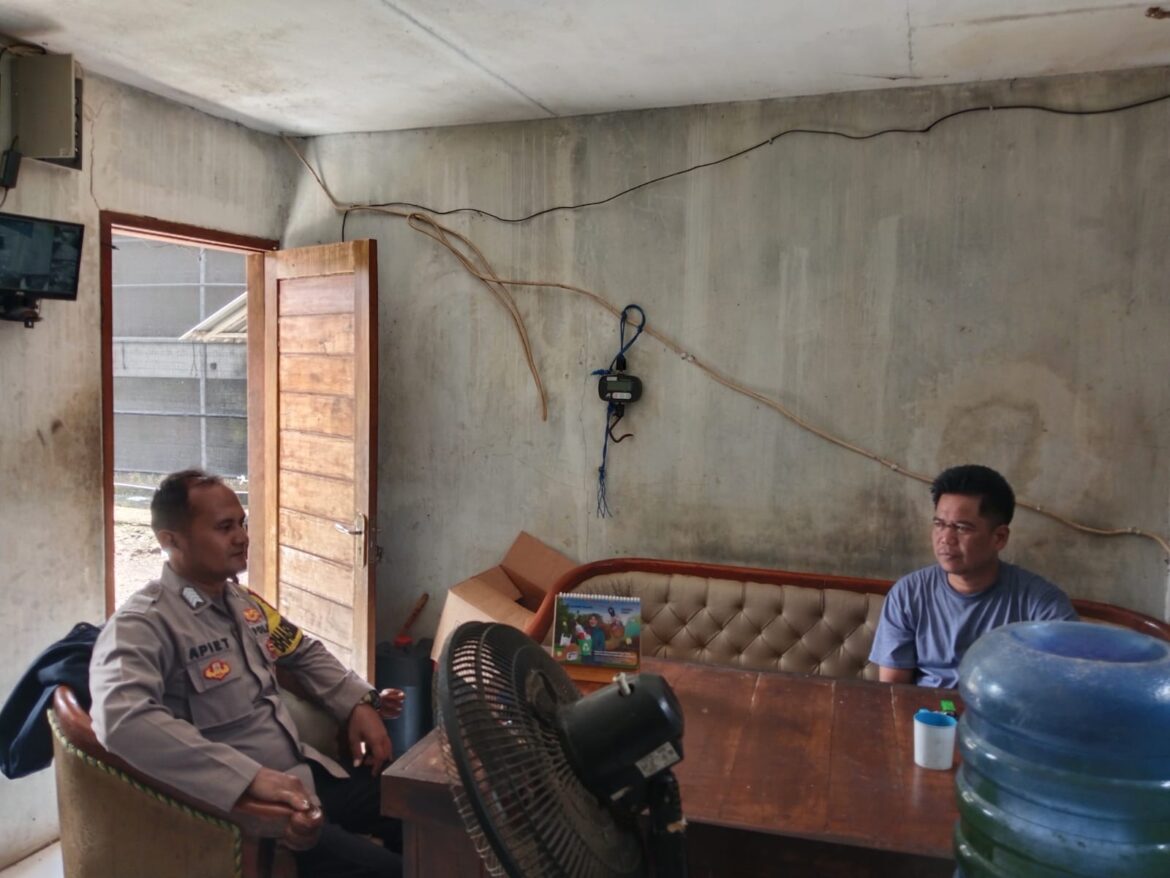 Perkuat Sinergitas, Polsek Cikoneng Polres Ciamis Koorkom Kamtibmas ke Tokoh di Desa Nasol