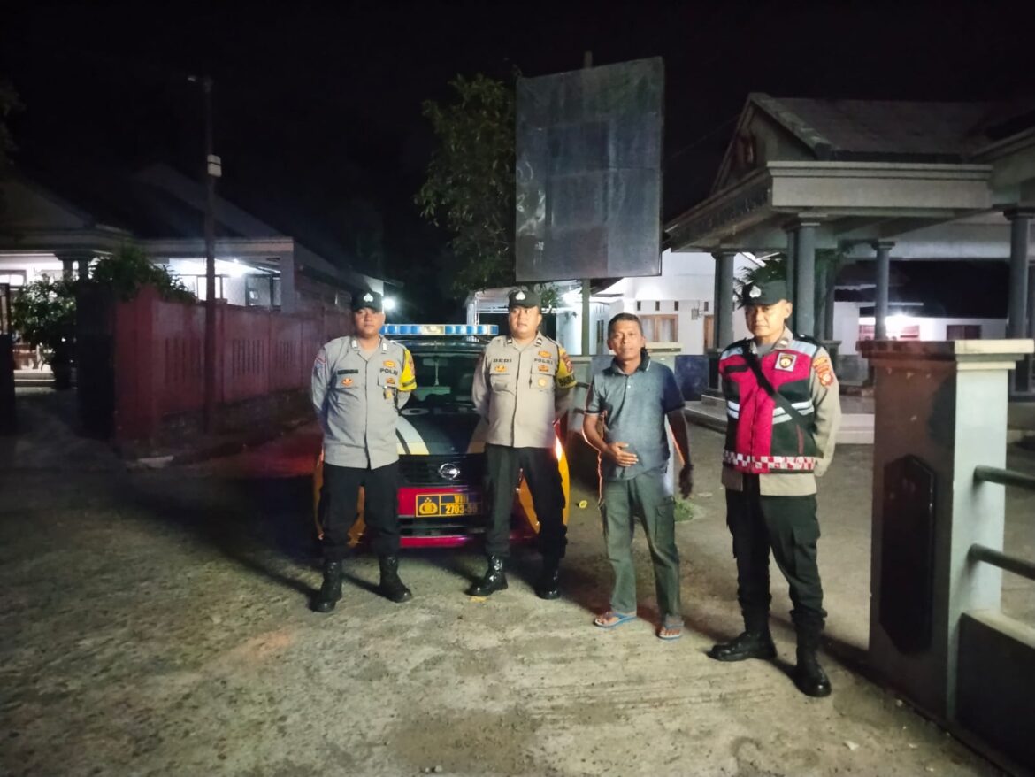 Berikan Rasa Aman, Personel Polsek Kawali Polres Ciamis Patroli Dialogis di Malam Hari
