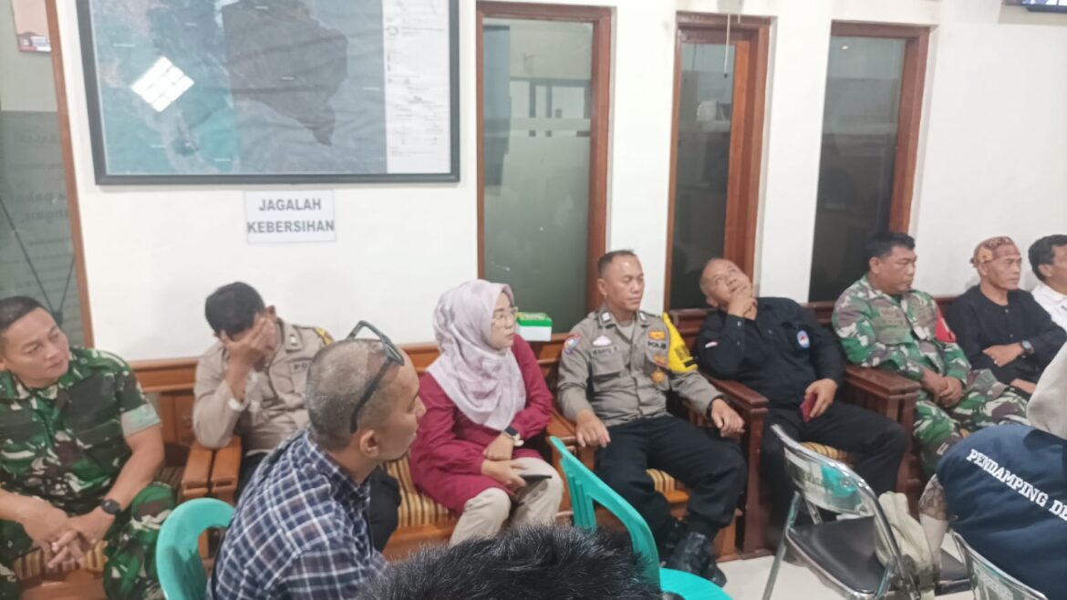 Sinergitas Polri dan Pemerintah, Polsek Ciamis Hadiri Pelantikan Perangkat Desa Werasari