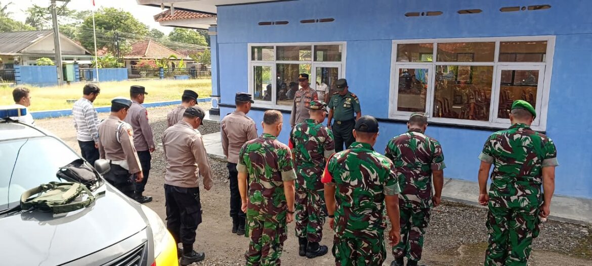 Pastikan Keamanan, Polsek Banjarsari Siagakan Personel Pam Pelantikan Pjs Desa Cicapar
