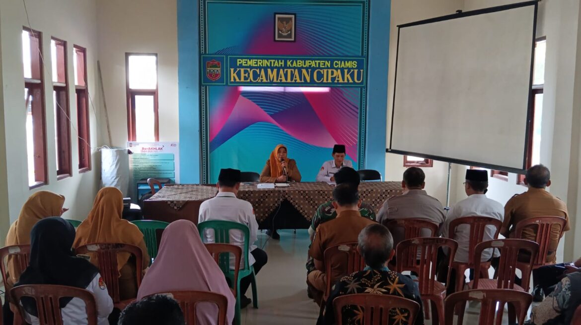 Sinergitas, Polsek Cipaku Polres Ciamis Ikuti Rapat Persiapan Hari Santri Nasional Tingkat Kecamatan