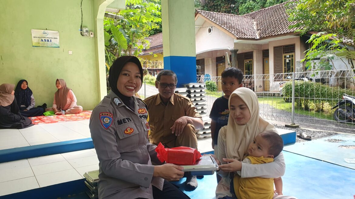 Polsek Ciamis Polres Ciamis Turun Langsung Pantau MBG SPPG Pusakanagara di Pos Yandu Lawong 2